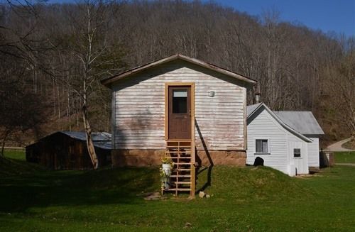 Country Road House Hotel Clendenin Exterior photo
